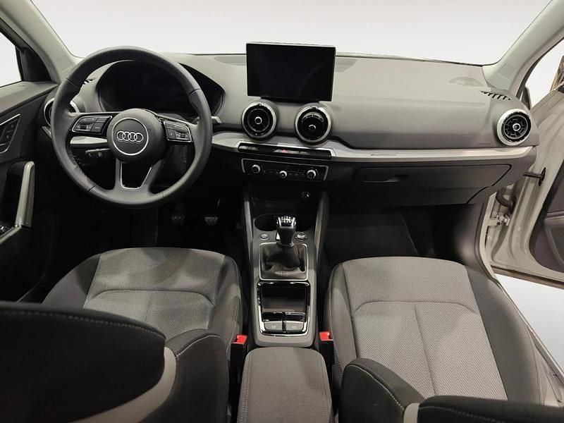 Usado Audi Q2 S-Line 116 CV (85 kW) 2025 Gris/plata SUV