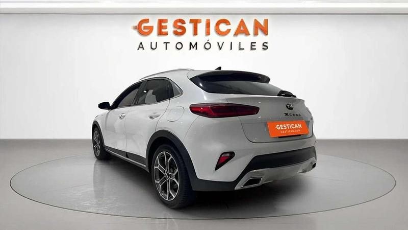 Usado Kia XCeed 141 CV (103 kW) 2022 Blanco SUV