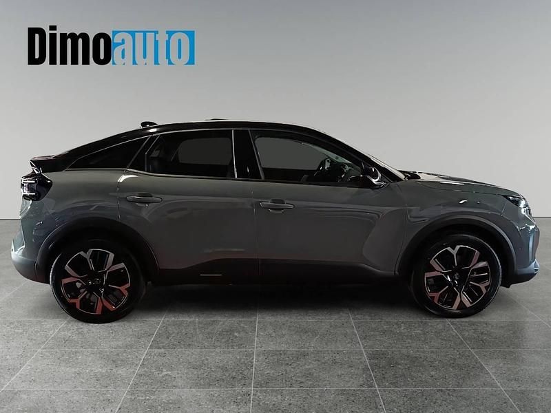 Uusi Citroën e-C4 114 kW (156 HP) 2025 Vihreä Sedan