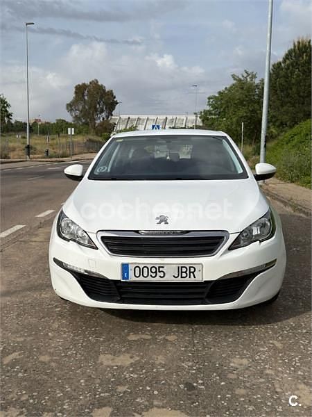 Usado Peugeot 308 SW Access 115 CV (84 kW) 2014 Blanco Familiar