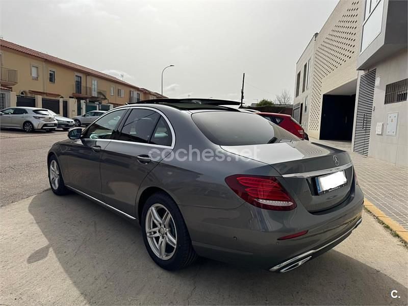 Usado Mercedes E220 194 CV (142 kW) 2016 Gris / plata Berlina
