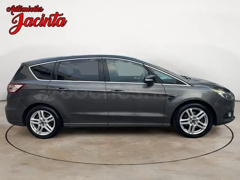 Usado Ford S-MAX Titanium 150 CV (110 kW) 2016 Gris / plata Monovolumen