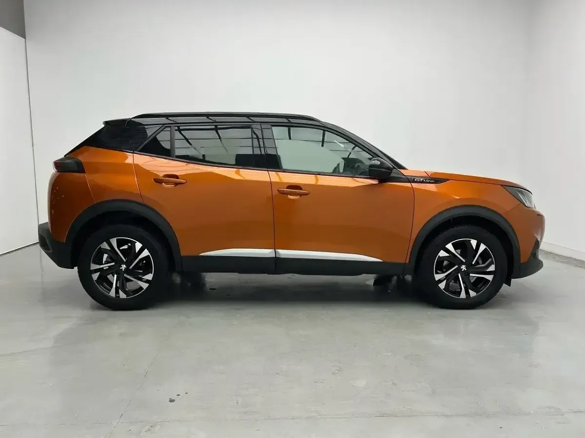 Usado Peugeot 2008 GT-line 130 CV (95 kW) 2020 Naranja SUV