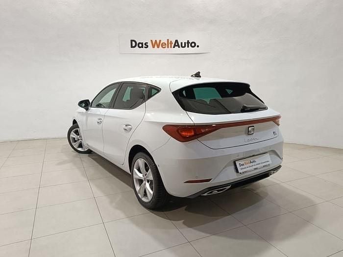 Usado Seat Leon FR 150 CV (110 kW) 2025 Blanco Berlina