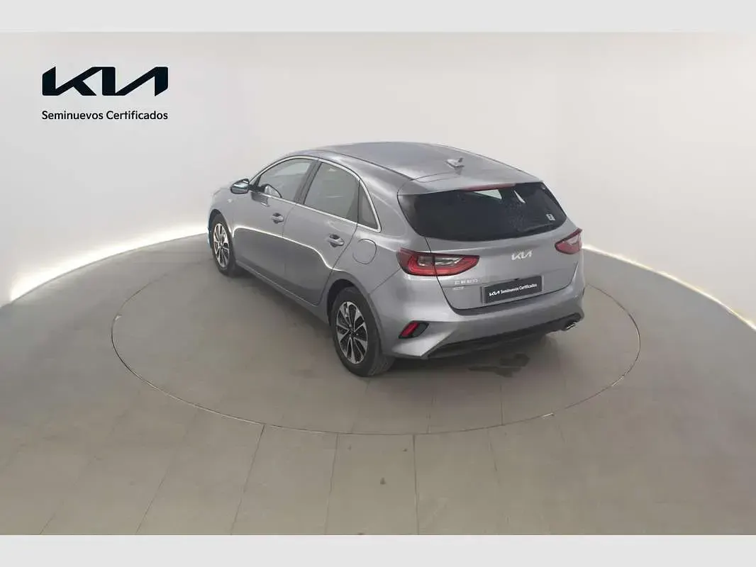 Usado Kia Ceed 101 CV (74 kW) 2025 Plateado Utilitario