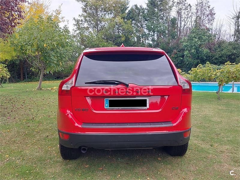 Usado Volvo XC60 Momentum 136 CV (100 kW) 2012 Rojo SUV