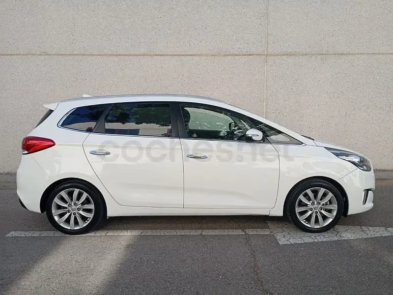 Usado Kia Carens 115 CV (84 kW) 2016 Blanco Monovolumen
