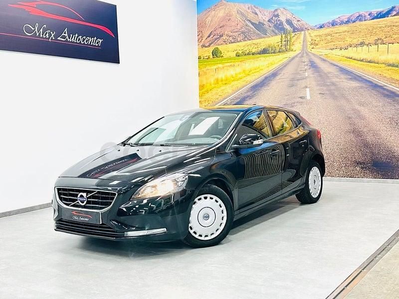 Usado Volvo V40 Kinetic 120 CV (88 kW) 2016 Negro Berlina