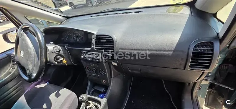 Usado Opel Zafira Elegance 125 CV (91 kW) 2002 Verde Monovolumen