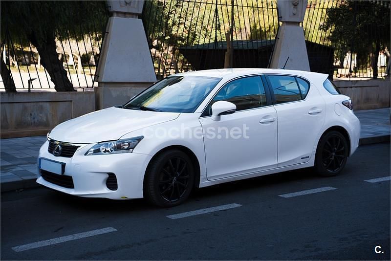 Usado Lexus CT200h 136 CV (100 kW) 2013 Blanco Berlina