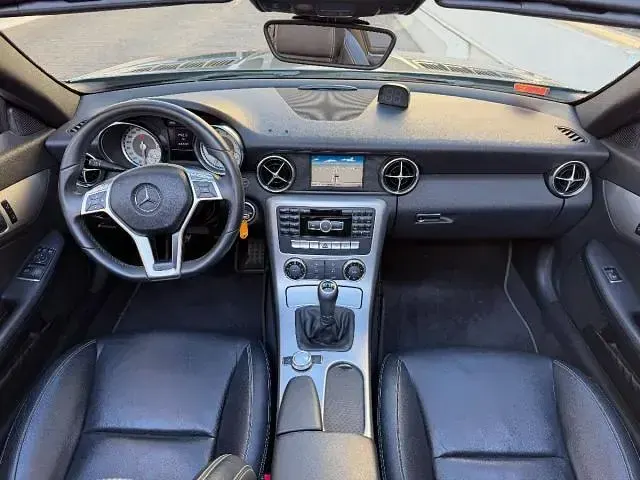 Usado Mercedes SLK200 184 CV (135 kW) 2012 Gris / plata Descapotable