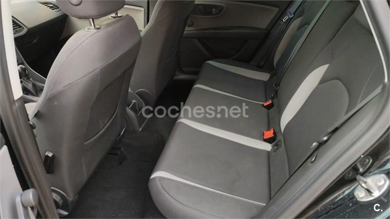 Negro Usado 2013 Seat Leon Reference Berlina | 8999 € (Un poco caro) - Imagen 1/1