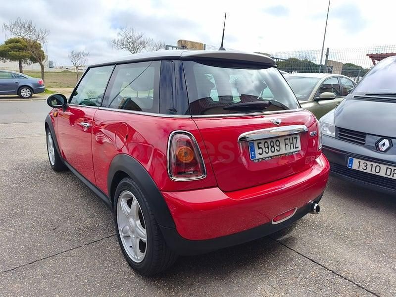 Usado Mini Cooper 120 CV (88 kW) 2006 Rojo Utilitario