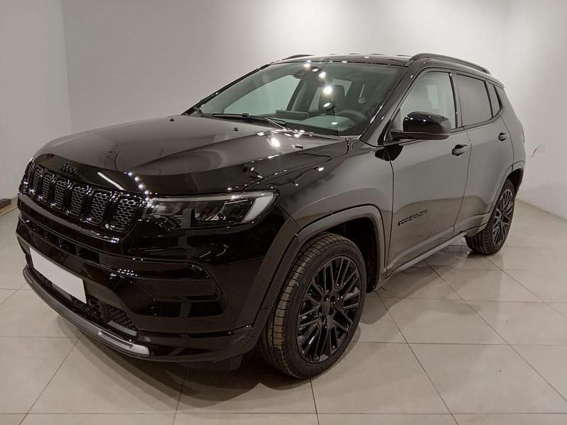 Negro Usado 2023 Jeep Compass Altitude SUV | 39.945 € - Imagen 1/4