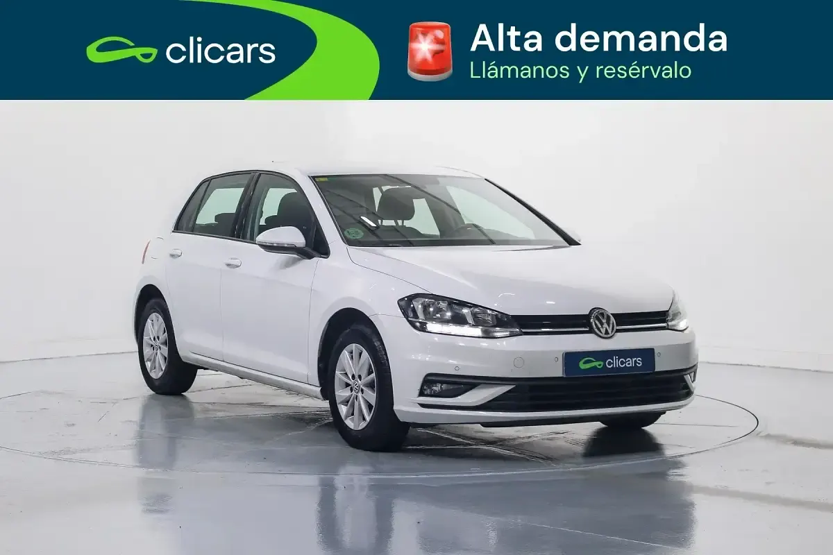 Usado VW Golf VII 110 CV (80 kW) 2018 Blanco Berlina