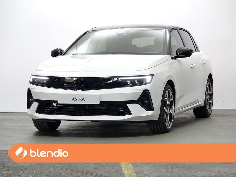 Blanco Usado 2023 Opel Astra S Utilitario | 30.469 € - Imagen 1/4