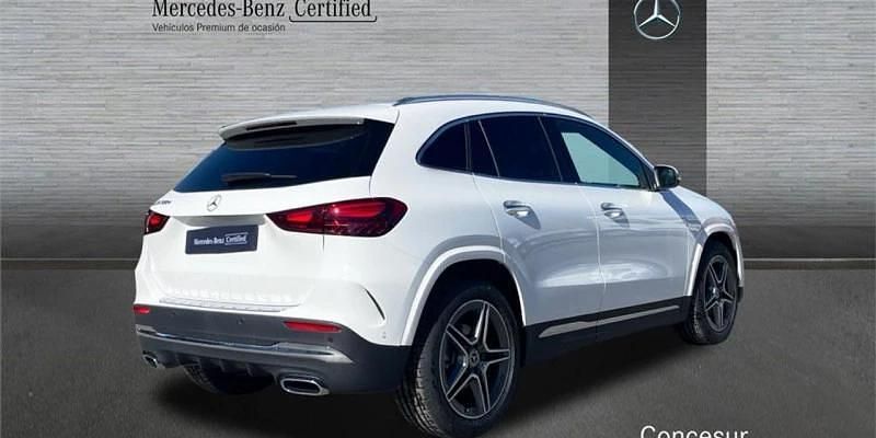 Usado Mercedes GLA200 150 CV (110 kW) 2023 Blanco SUV