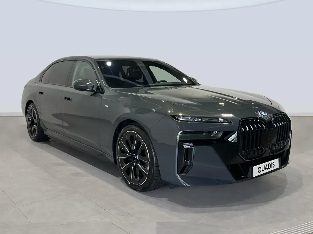 Nuevo BMW i7 Comfort Edition 400 kW (544 CV) 2026 Gris Berlina