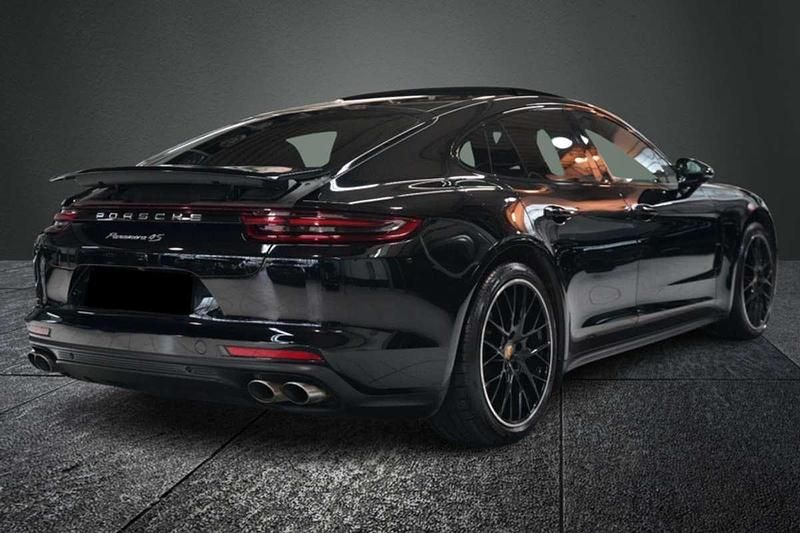 Usado Porsche Panamera 4S 441 CV (324 kW) 2018 Negro Berlina