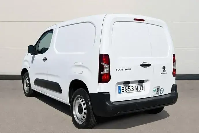 Usado Peugeot Partner 103 CV (75 kW) 2023 Blanco Monovolumen