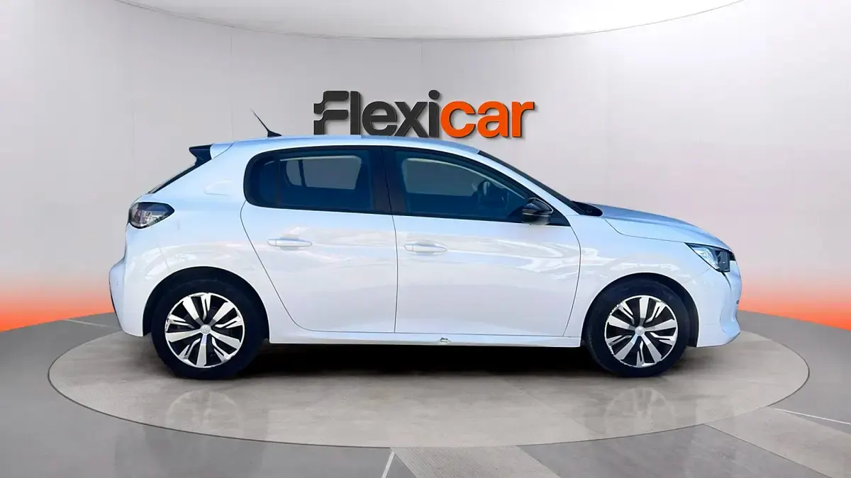 Usado Peugeot 208 Active 75 CV (55 kW) 2023 Blanco Utilitario