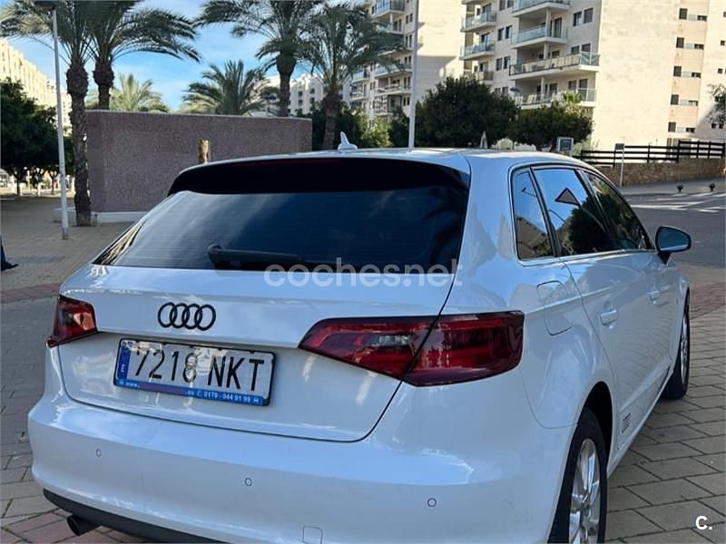 Usado Audi A3 S-Line 110 CV (80 kW) 2014 Blanco Berlina
