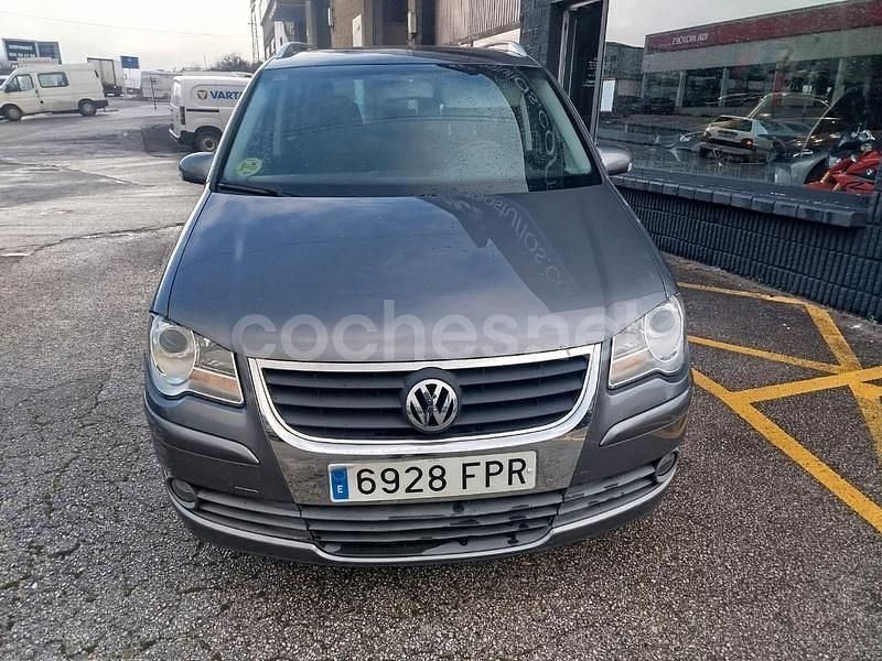Usado VW Touran Edition 105 CV (77 kW) 2007 Marrón Monovolumen