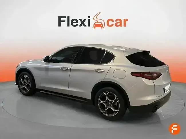 Usado Alfa Romeo Stelvio Sprint 160 CV (117 kW) 2022 Gris SUV