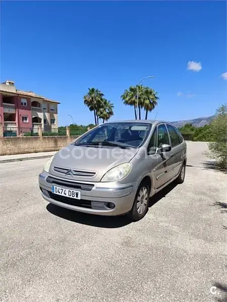 Usado Citroën Xsara Picasso Exclusive 95 CV (69 kW) 2004 Beige Monovolumen