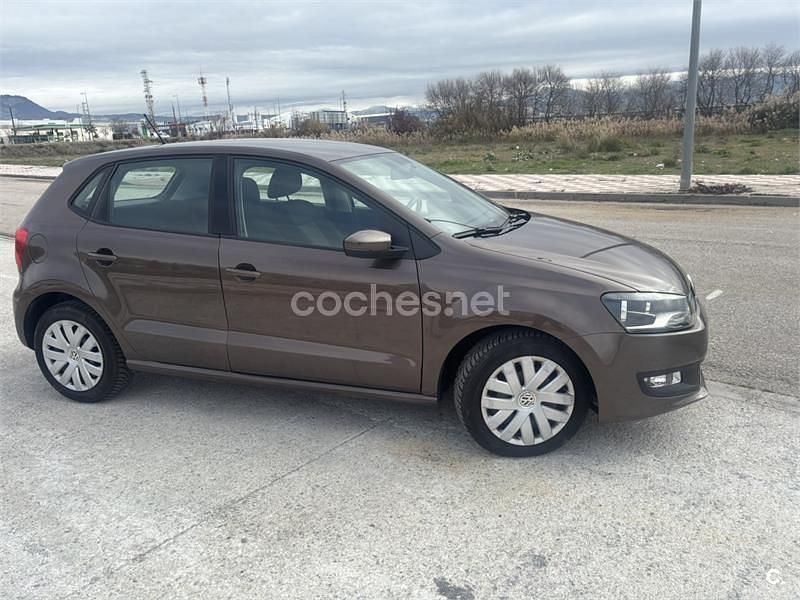Marrón Usado 2013 VW Polo Advance Berlina | 8500 € (Precio justo) - Imagen 1/4