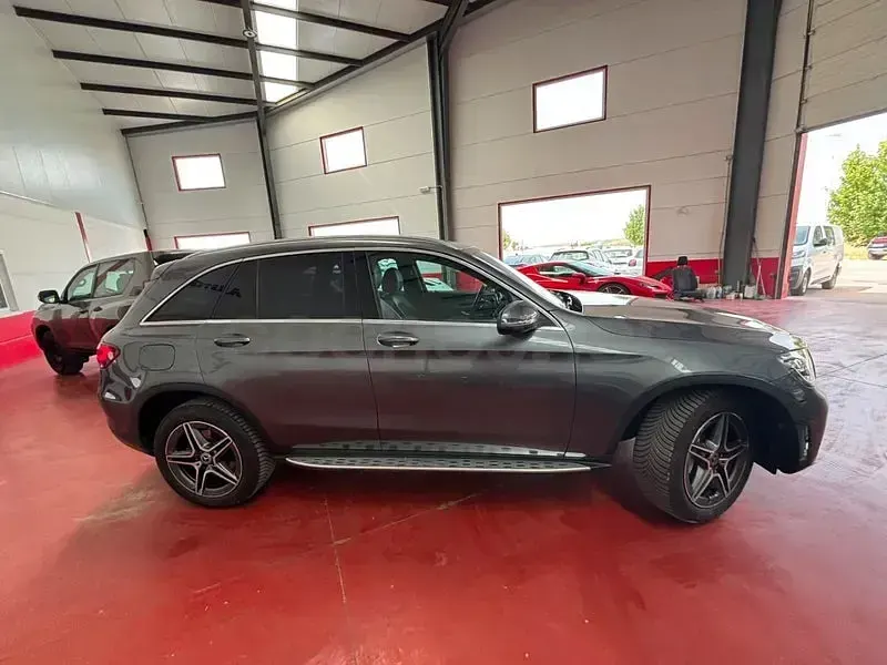 Usado Mercedes GLC300 245 CV (180 kW) 2022 Gris / plata SUV