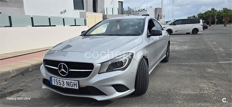Usado Mercedes CLA180 122 CV (89 kW) 2013 Gris / plata Berlina
