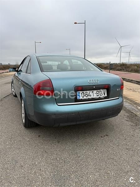 Usado Audi A6 193 CV (141 kW) 2000 Azul Berlina