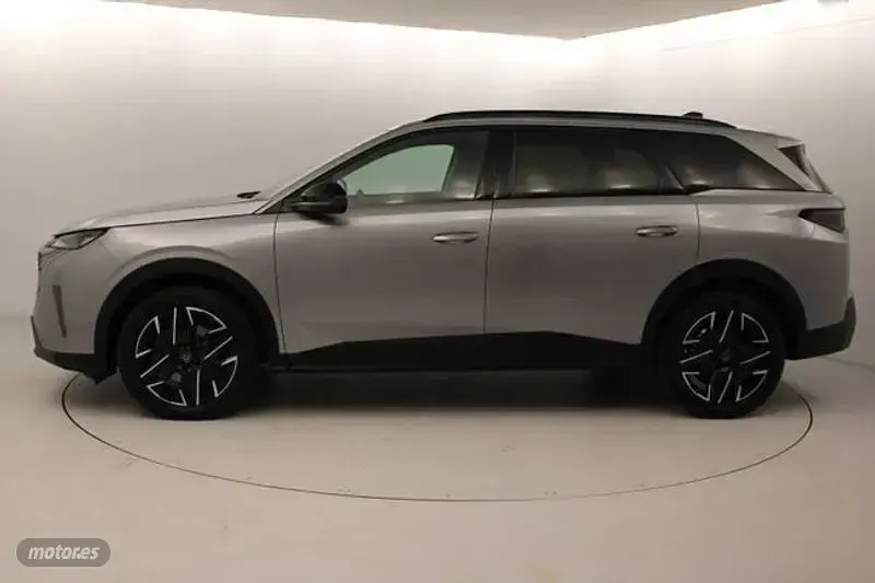 Usado Peugeot 5008 Allure 145 CV (106 kW) 2025 Gris SUV