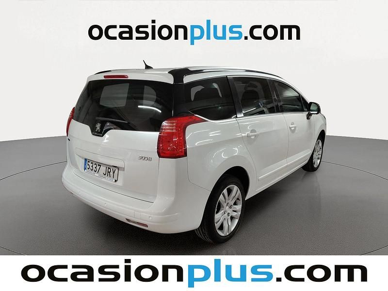 Usado Peugeot 5008 Allure 120 CV (88 kW) 2016 Blanco Monovolumen
