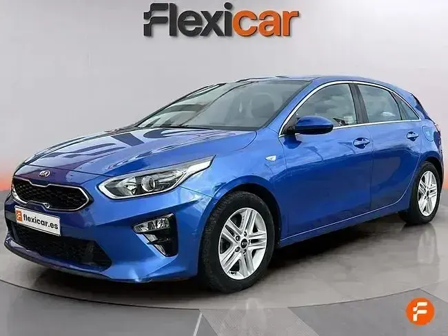 Używany Kia Ceed 120 KM (88 kW) 2021 Niebieski Hatchback