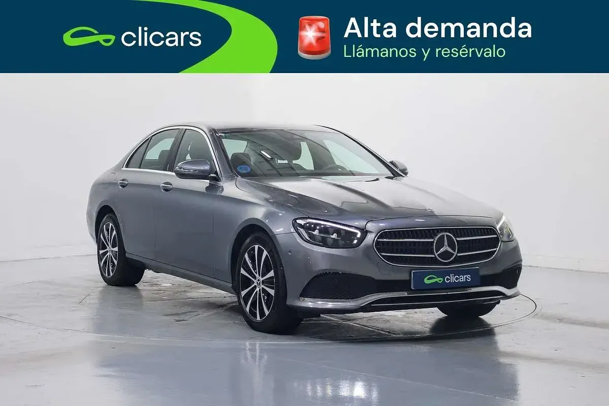 Usado Mercedes E300 211 CV (155 kW) 2022 Gris Berlina