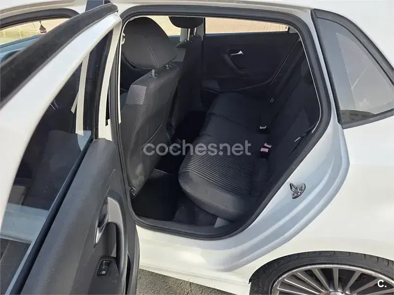 Usado VW Polo R-line 105 CV (77 kW) 2011 Blanco Utilitario