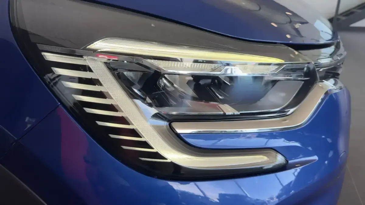 Usado Renault Captur Zen 115 CV (84 kW) 2020 Azul SUV