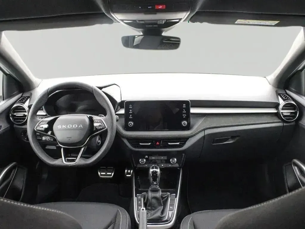 Nuevo Skoda Fabia 115 CV (84 kW) 2025 Gris Utilitario