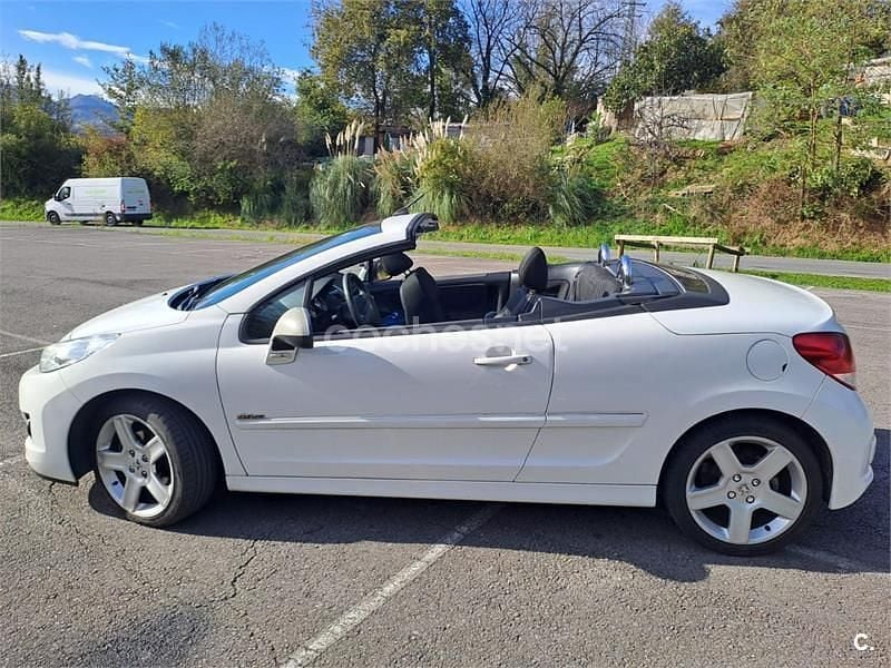 Usado Peugeot 207 CC Sport 110 CV (80 kW) 2010 Blanco Descapotable