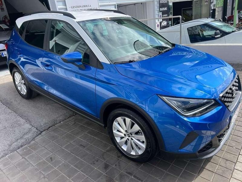 Usado Seat Arona Style 110 CV (80 kW) 2023 Azul SUV