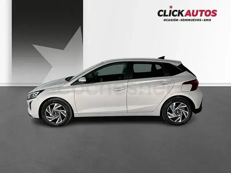 Usado Hyundai i20 84 CV (61 kW) 2025 Gris / plata Utilitario
