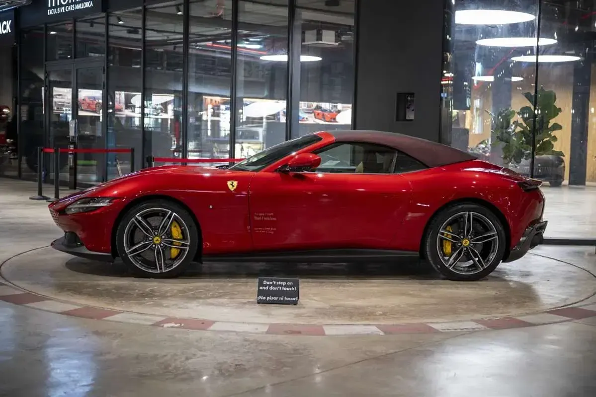 Usado Ferrari Roma 620 CV (456 kW) 2025 Rojo Coupe