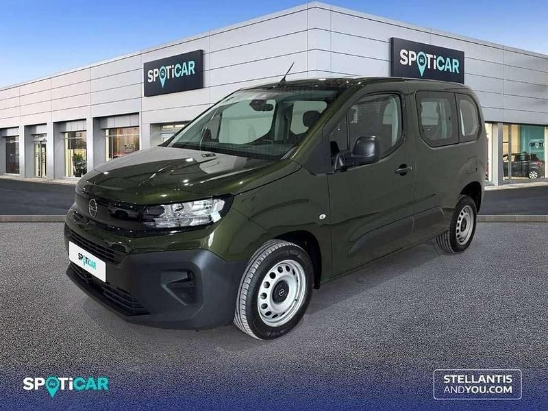 Verde Usado 2025 Opel Combo Edition Familiar | 19.950 € (Precio justo) - Imagen 1/4