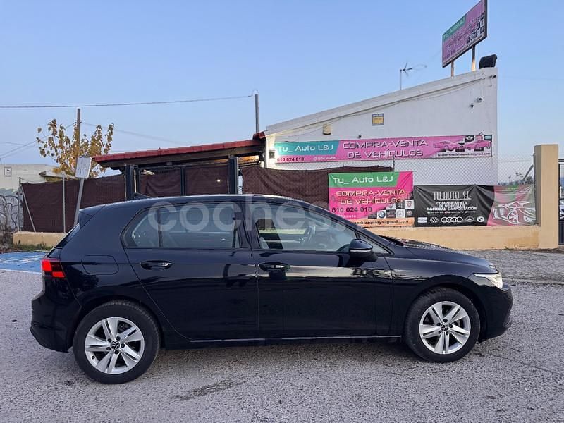 Usado VW Golf VIII Life 115 CV (84 kW) 2021 Negro Berlina