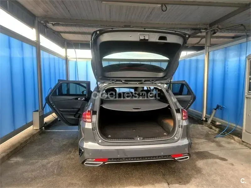 Usado Kia Ceed 141 CV (103 kW) 2022 Gris / plata Utilitario