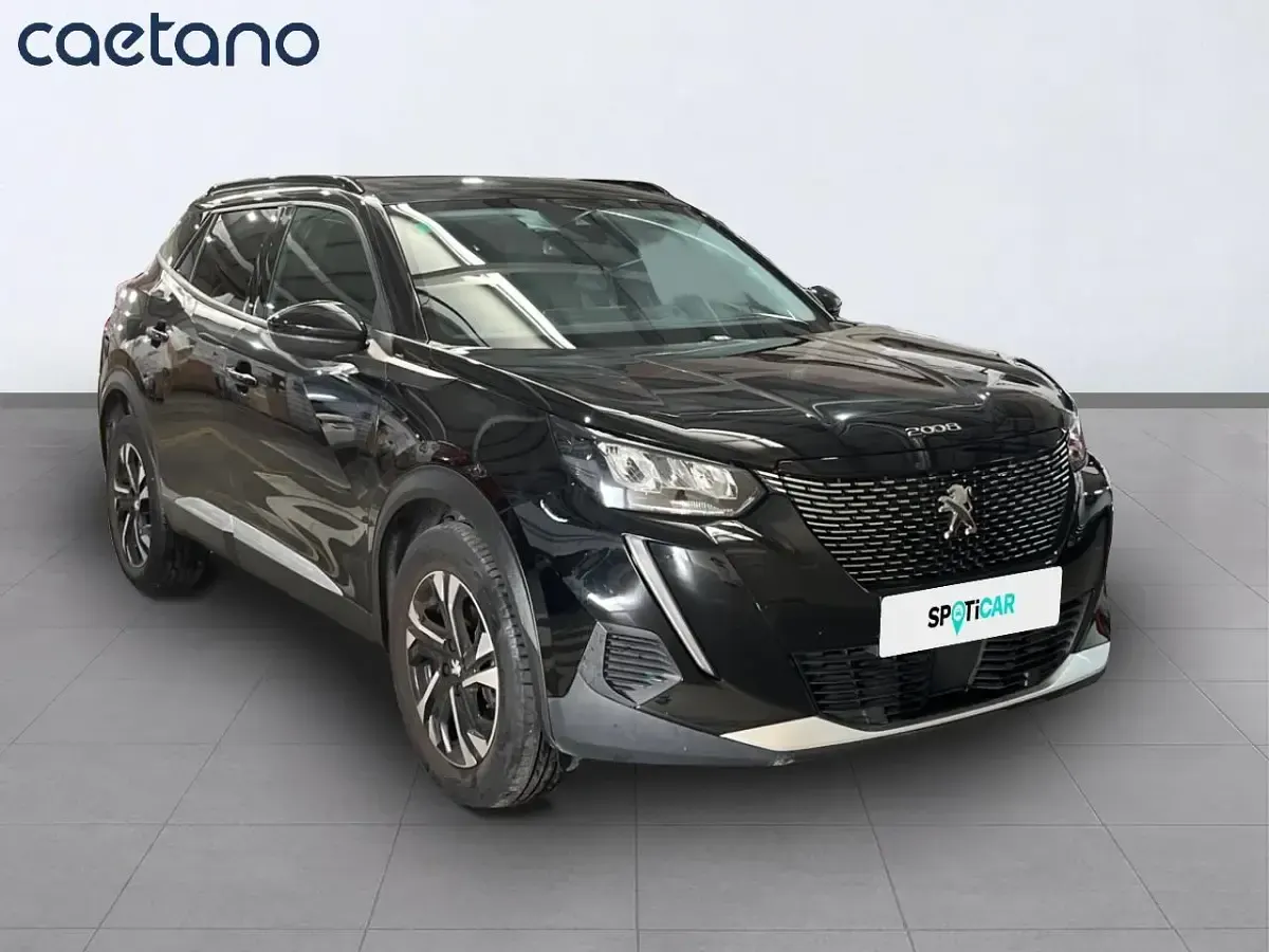 Usado Peugeot 2008 Allure 100 CV (73 kW) 2022 Negro SUV