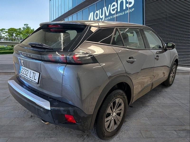Usado Peugeot 2008 Active 110 CV (80 kW) 2021 Gris SUV