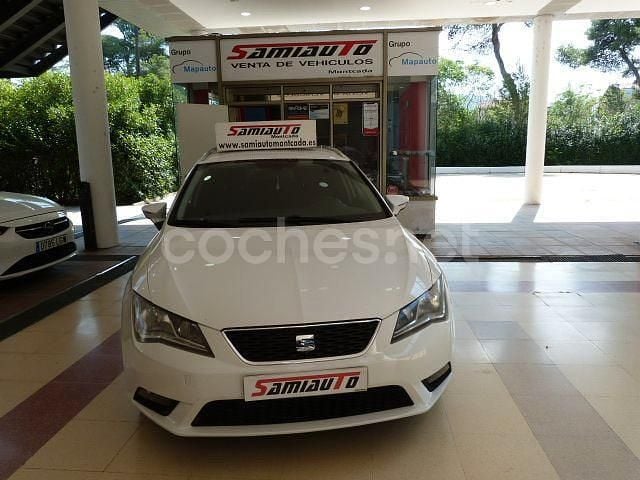 Usado Seat Leon Style 105 CV (77 kW) 2015 Blanco Familiar